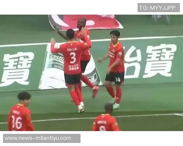 中甲联赛精彩瞬间姆本扎单刀破门助辽宁铁人领先对手 中甲联赛精彩瞬间姆本扎单刀破门助辽宁铁人领先对手