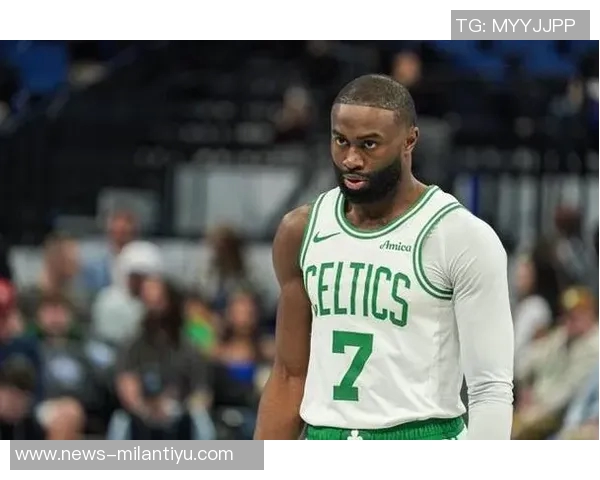 杰伦布朗强调季前赛首战防守重要性全力提升比赛节奏