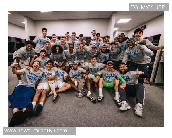 穆勒分享全队合照激励士气美职联总决赛倒计时五天 穆勒分享全队合照激励士气美职联总决赛倒计时五天